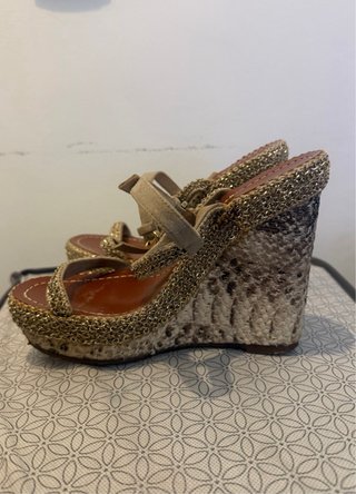 Sandalias BDBA Beige y Doradas