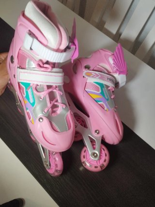 Patines en línea rosas con luces LED