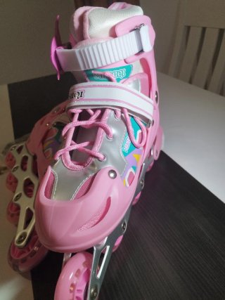 Patines en línea rosas con luces LED