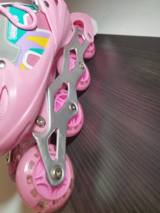 Patines en línea rosas con luces LED