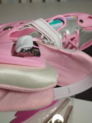 Patines en línea rosas con luces LED
