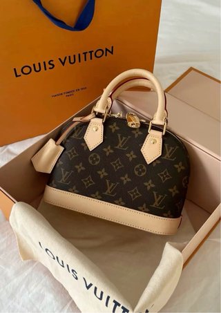 Bolso Guess Negro y Dorado