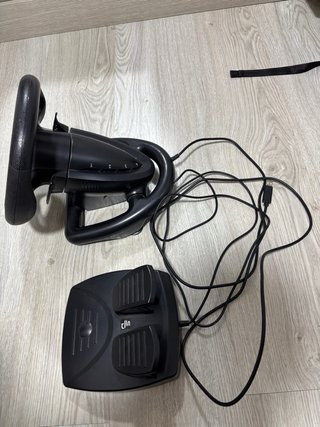 Volante Superdrive SV450 con Pedales