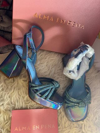 Sandalias Alma en Pena tacón azul y plata