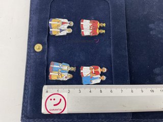 objetos insolitos otros gigantes de pamplona pins
