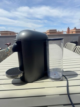 Cafetera Nespresso Vertuo Gris