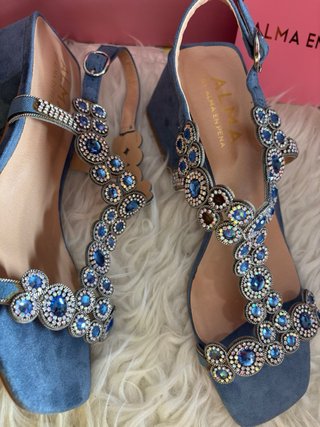 Sandalias ALMA EN PENA tacón azul con pedrería