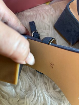 Sandalias ALMA EN PENA tacón azul con pedrería