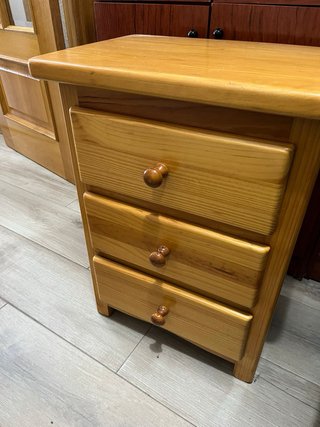 Conjunto de Armario y Mesita de Noche de Madera Ma