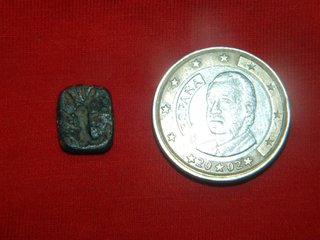 Entalle de bronce ibero romano figura antropomorfa