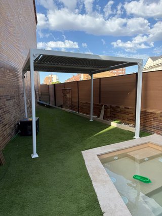 Pergola in Alluminio 300x300 Bianca. Solo 1 anno.