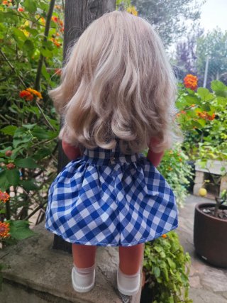 Muñeca Chelito de Famosa