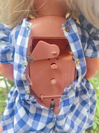 Muñeca Chelito de Famosa