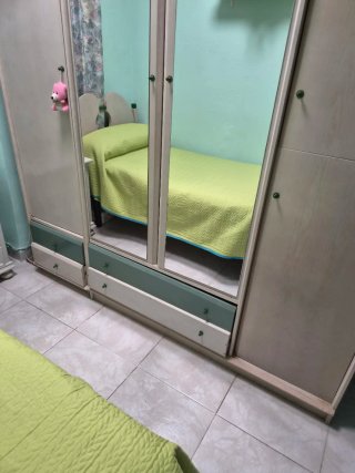 Ropero Beige y Verde con Espejos