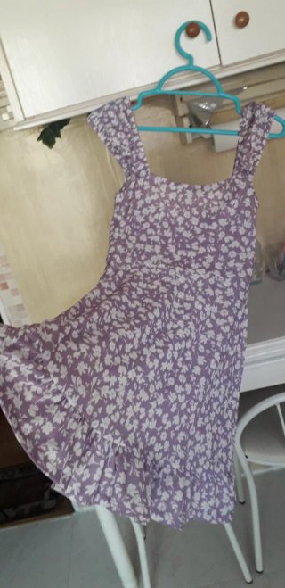 Vestido Bershka floral malva talla XS