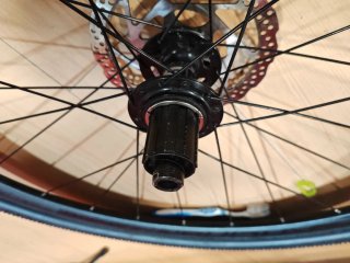 Llantas Gravel Alu 700c de 45 perfil Shimano hg