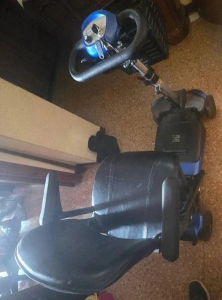 Scooter eléctrico con cesta