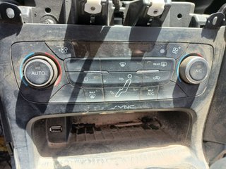 MANDO CALEFACCION / AIRE ACONDICIONADO Ford Focus Berlina (CB8)(2010->)
