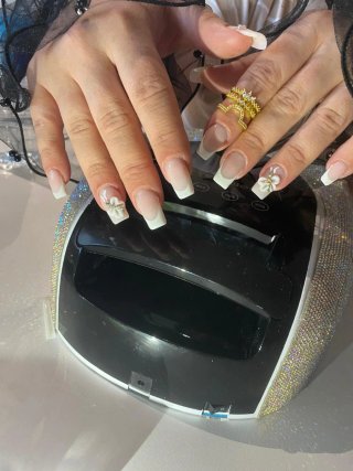Servicios de uñas y manicura a domicilio
