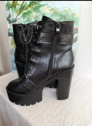Botines plataforma negros mujer
