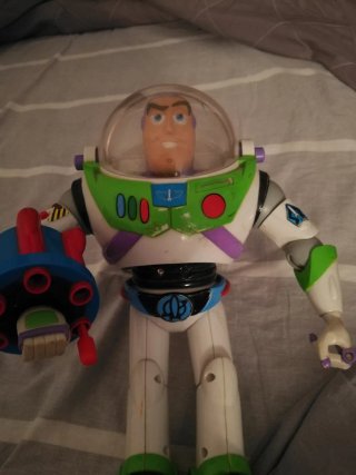 Buzz Lightyear Disney     el muñeco  habla