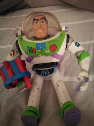 Buzz Lightyear Disney     el muñeco  habla