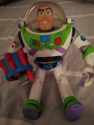 Buzz Lightyear Disney     el muñeco  habla