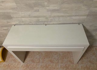 Escritorio IKEA MALM Blanco y Cristal