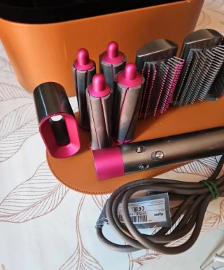 Dyson airwrap