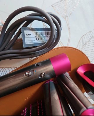 Dyson airwrap