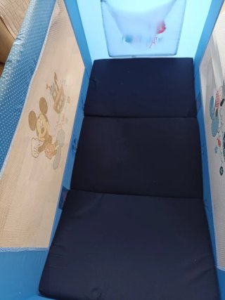Cuna de viaje azul con Mickey Mouse