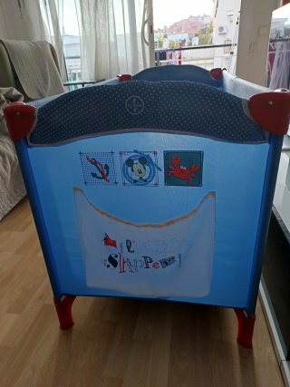 Cuna de viaje azul con Mickey Mouse