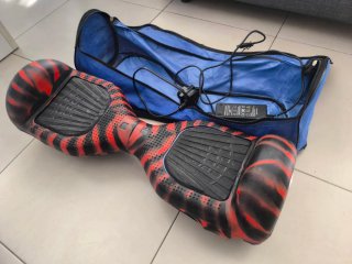 Hoverboard Azul y Rojo con Bolsas