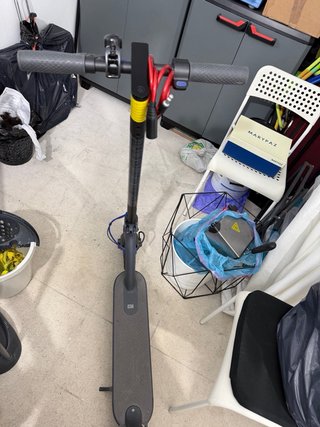 Monopatín eléctrico con luz y timbre