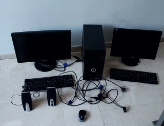 Pack 2 Pantallas + Torre PC + Teclados + Altavoces