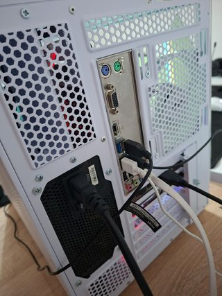 Pack Gaming: PC+MONITOR GAMING CURVO 180HZ/0.5MS