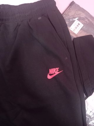 Conjunto Nike Talla M-L Negro y Gris
