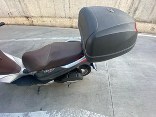 Piaggio Medley 125 Gris/Marrón