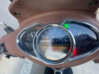 Piaggio Medley 125 Gris/Marrón