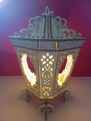 Lanterna decorativa con luce