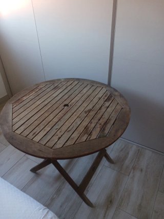 Mesa redonda  plegable de madera para exterior