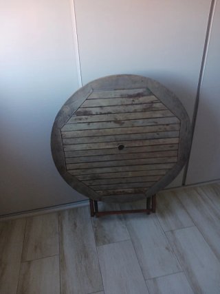 Mesa redonda  plegable de madera para exterior