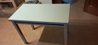 Mesa de cocina extensible gris y blanca. 100 x 90