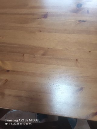 Mesa de comedor y 6 sillas de madera