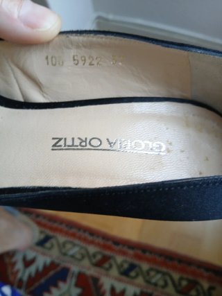 Zapatos de tacón Gloria Ortiz negros