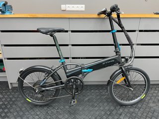 Bicicleta eléctrica Btwin plegable