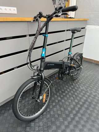 Bicicleta eléctrica Btwin plegable