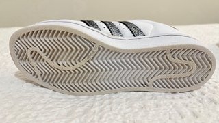 Deportivas Adidas Superstar Blancas y Plateadas