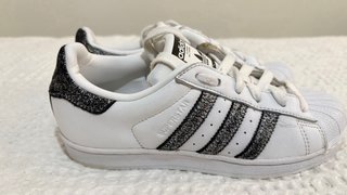 Deportivas Adidas Superstar Blancas y Plateadas