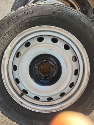 Llantas y Neumáticos 215/65 R16 102T All Seasons